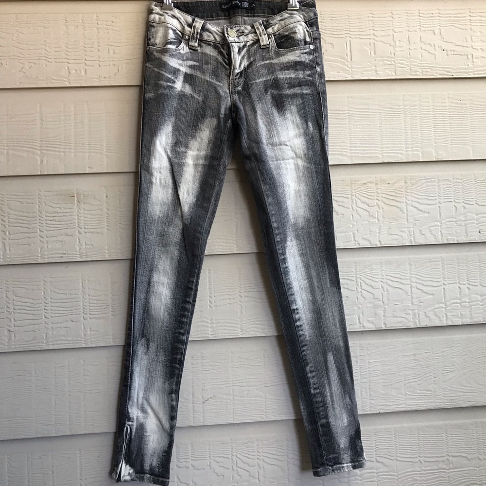 London Bridge Skinny Jeans with ankle zippers